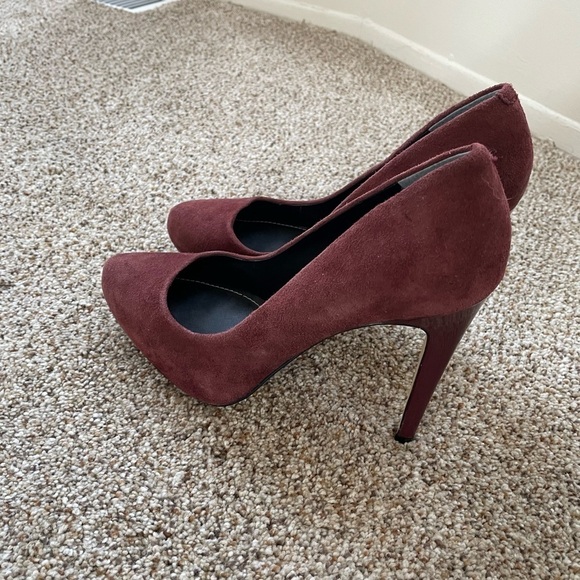 Charles by Charles David Formal Heels Size 9 Suede Maroon Heels Party Classy - Picture 4 of 8